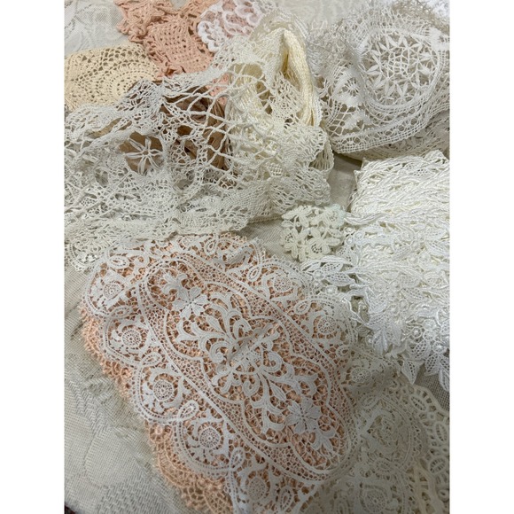 Lot Assorted Vintage Lace Trim Ribbon Fabric Craft Sewing Appliqués Doilies - Picture 6 of 8